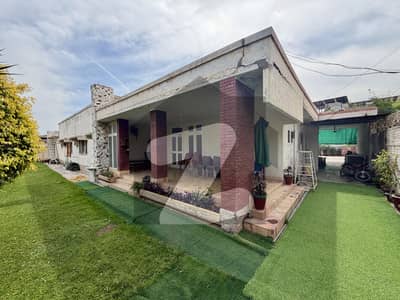 38 Marla Old Livable House Available For Sale At Main University Town