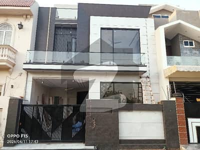 5 MARLA BRAND NEW MODERN AND FACING PARK HOUSE AVAILABLE FOR SALE IN PRIME LOCATION OF VALENCIA TOWN