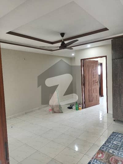 1 Bedroom Flat For Sale Facing Park New Lahore City Near Bahria Town Lahore