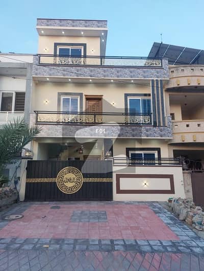 جی ۔ 14/4 جی ۔ 14,اسلام آباد میں 4 کمروں کا 6 مرلہ مکان 5.3 کروڑ میں برائے فروخت۔