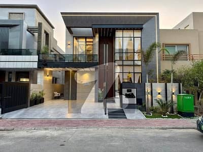 A BEAUTIFUL 10 MARLA HOUSE FOR SALE IN HUSSAIN BLOCK SECTOR C BAHRIA TOWN LAHORE