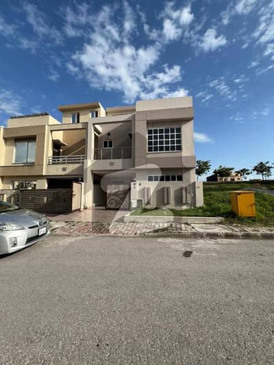 بحریہ ٹاؤن فیز 8 ۔ بلاک ایم بحریہ ٹاؤن فیز 8,بحریہ ٹاؤن راولپنڈی,راولپنڈی میں 3 کمروں کا 5 مرلہ مکان 1.95 کروڑ میں برائے فروخت۔