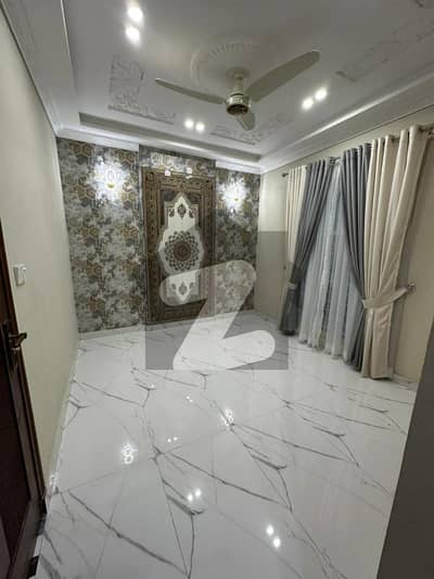 ڈریم گارڈنز ڈیفینس روڈ,لاہور میں 4 کمروں کا 5 مرلہ مکان 2.2 کروڑ میں برائے فروخت۔