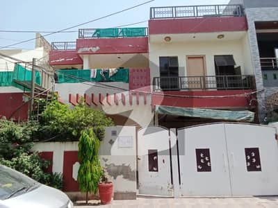 علامہ اقبال ٹاؤن ۔ گلشن بلاک علامہ اقبال ٹاؤن,لاہور میں 2 کمروں کا 10 مرلہ بالائی پورشن 48.0 ہزار میں کرایہ پر دستیاب ہے۔