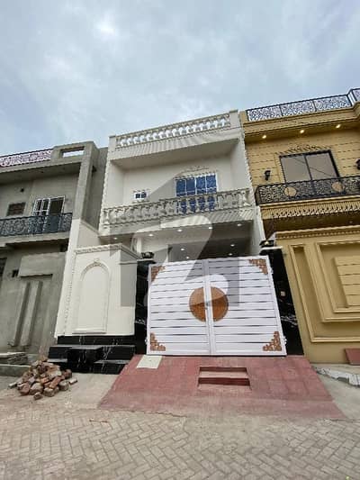 بوسان روڈ ملتان میں 3 کمروں کا 3 مرلہ مکان 45.0 ہزار میں کرایہ پر دستیاب ہے۔