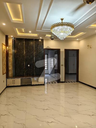 10 Marla house for rent