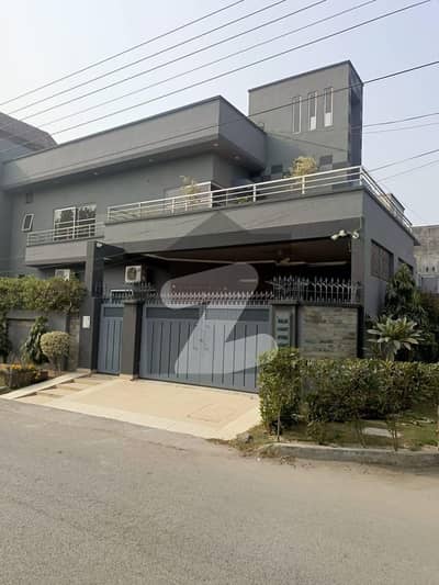 CORNER HOUSE FOR SALE MAIN 60ft road SOLID OWNER BUILD TWO SIDE OPEN HOUSE