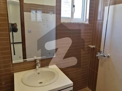 ویلینشیاء ہاؤسنگ سوسائٹی لاہور میں 5 کمروں کا 10 مرلہ مکان 2.1 لاکھ میں کرایہ پر دستیاب ہے۔