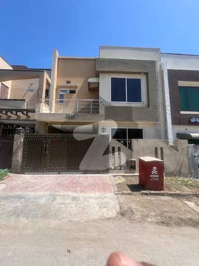 بحریہ ٹاؤن فیز 8 ۔ علی بلاک بحریہ ٹاؤن فیز 8 ۔ سفاری ویلی,بحریہ ٹاؤن فیز 8,بحریہ ٹاؤن راولپنڈی,راولپنڈی میں 3 کمروں کا 5 مرلہ مکان 65.0 ہزار میں کرایہ پر دستیاب ہے۔