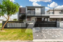 1 Kanal Brand New Modern House Top Location 100% Original Deal