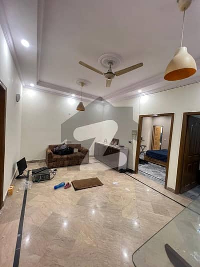 جوہر ٹاؤن فیز 2 جوہر ٹاؤن,لاہور میں 4 کمروں کا 5 مرلہ مکان 1.25 لاکھ میں کرایہ پر دستیاب ہے۔