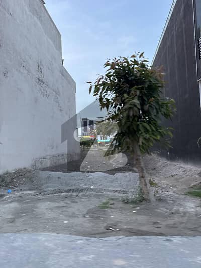 Ten Marla Hot Location pair plot for sale on 85ft road