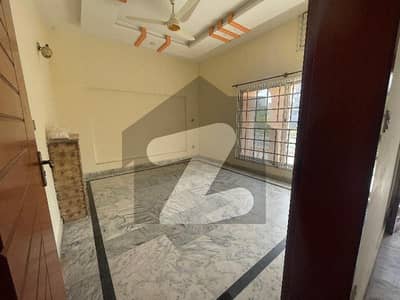 ڈی ایچ اے ڈیفینس فیز 2 ڈی ایچ اے ڈیفینس,اسلام آباد میں 3 کمروں کا 1 کنال بالائی پورشن 1.1 لاکھ میں کرایہ پر دستیاب ہے۔