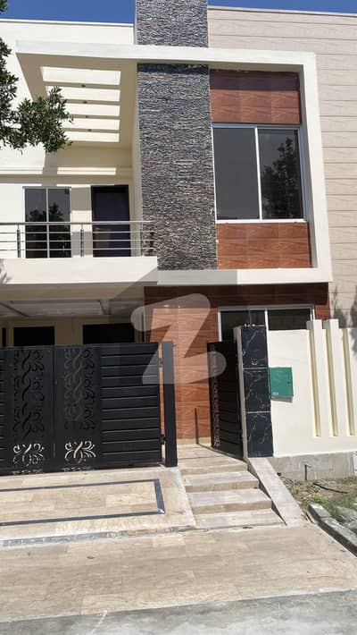 بحریہ نشیمن لاہور میں 3 کمروں کا 5 مرلہ مکان 1.46 کروڑ میں برائے فروخت۔