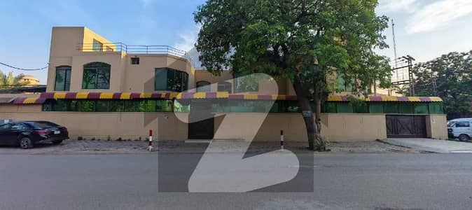 3 Kanal House For Office Ready Compound / Units - Ideal for NGO / IT / Corporate Use - Gulberg 3