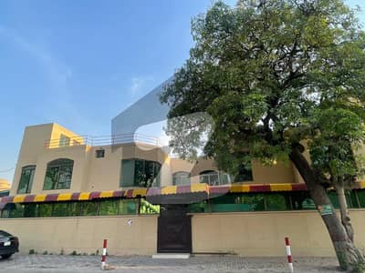 House - Ideal For NGO / IT / Corporate Use - Gulberg 3