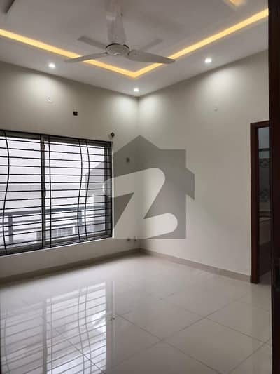 بحریہ انکلیو - سیکٹر بی1 بحریہ انکلیو,بحریہ ٹاؤن,اسلام آباد میں 3 کمروں کا 5 مرلہ مکان 2.8 کروڑ میں برائے فروخت۔ بحریہ انکلیو - سیکٹر بی1 بحریہ انکلیو,بحریہ ٹاؤن,اسلام آباد میں 3 کمروں کا 5 مرلہ مکان 2.8 کروڑ میں برائے فروخت۔