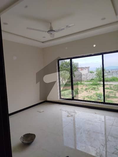 ڈی ایچ اے ڈیفینس فیز 2 ڈی ایچ اے ڈیفینس,اسلام آباد میں 3 کمروں کا 1 کنال بالائی پورشن 1.15 لاکھ میں کرایہ پر دستیاب ہے۔