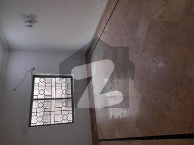 پاکستان ٹاؤن اسلام آباد میں 5 کمروں کا 1 کنال بالائی پورشن 1.0 لاکھ میں کرایہ پر دستیاب ہے۔ پاکستان ٹاؤن اسلام آباد میں 5 کمروں کا 1 کنال بالائی پورشن 1.0 لاکھ میں کرایہ پر دستیاب ہے۔