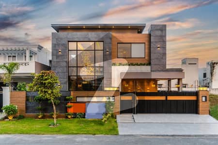 ڈی ایچ اے فیز 7 - بلاک ایکس فیز 7,ڈیفنس (ڈی ایچ اے),لاہور میں 5 کمروں کا 1 کنال مکان 6.99 کروڑ میں برائے فروخت۔