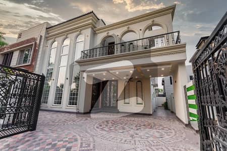 ڈی ایچ اے فیز 7 ڈیفنس (ڈی ایچ اے),لاہور میں 4 کمروں کا 10 مرلہ مکان 4.4 کروڑ میں برائے فروخت۔ ڈی ایچ اے فیز 7 ڈیفنس (ڈی ایچ اے),لاہور میں 4 کمروں کا 10 مرلہ مکان 4.4 کروڑ میں برائے فروخت۔