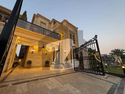 ڈی ایچ اے فیز 5 - بلاک کے فیز 5,ڈیفنس (ڈی ایچ اے),لاہور میں 4 کمروں کا 10 مرلہ مکان 6.5 کروڑ میں برائے فروخت۔