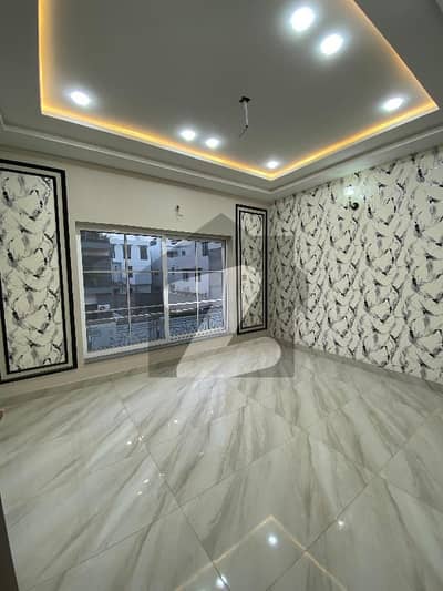 3.4 Marla Beautiful Double Storey House For Rent in Shalimar Colony