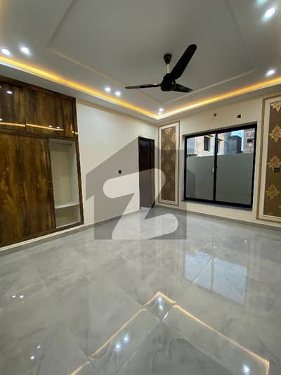5 Marla Beautiful Double Storey House For Rent in Shalimar Colony