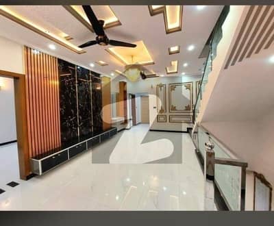 272sq yd 4 & 5 Bedroom DDL Luxury Villa FOR SALE. Only 4km from Main Entrance of BTK. Near GRAND MOSQUE, A-Plus Quality Construction.