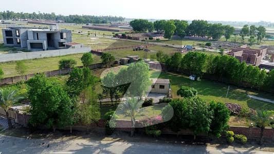 لی گرینز لگژری فارم ہاؤس سوسائٹی بیدیاں روڈ,لاہور میں 1 کنال فارم ہاؤس 30.0 لاکھ میں برائے فروخت۔