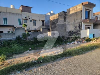 خیابانِ امین لاہور میں 5 مرلہ رہائشی پلاٹ 75.0 لاکھ میں برائے فروخت۔