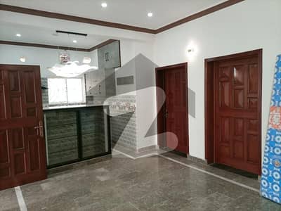 پنجاب یونیورسٹی سوسائٹی فیز 2 پنجاب یونیورسٹی ایمپلائیز سوسائٹی,لاہور میں 3 کمروں کا 10 مرلہ بالائی پورشن 85.0 ہزار میں کرایہ پر دستیاب ہے۔