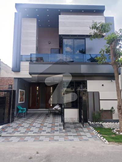 پارک ویو سٹی لاہور میں 4 کمروں کا 5 مرلہ مکان 2.3 کروڑ میں برائے فروخت۔