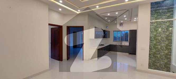 بحریہ ٹاؤن جناح بلاک بحریہ ٹاؤن سیکٹر ای,بحریہ ٹاؤن,لاہور میں 2 کمروں کا 10 مرلہ بالائی پورشن 85.0 ہزار میں کرایہ پر دستیاب ہے۔