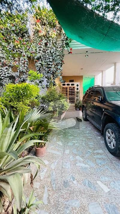 اڈیالہ روڈ راولپنڈی میں 4 کمروں کا 13 مرلہ مکان 4.0 کروڑ میں برائے فروخت۔