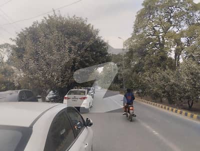 جوہر ٹاؤن فیز 2 جوہر ٹاؤن,لاہور میں 6 کمروں کا 1 کنال عمارت 8.0 لاکھ میں کرایہ پر دستیاب ہے۔