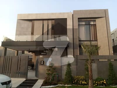 ڈی ایچ اے فیز 8 سابقہ ایئر ایوینیو ڈی ایچ اے فیز 8,ڈی ایچ اے ڈیفینس,لاہور میں 5 کمروں کا 1 کنال مکان 10.5 کروڑ میں برائے فروخت۔