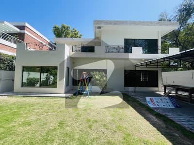 ایف ۔ 7 اسلام آباد میں 5 کمروں کا 2 کنال مکان 10.5 لاکھ میں کرایہ پر دستیاب ہے۔