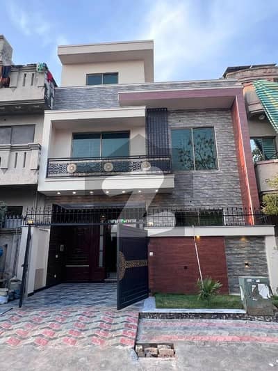 G-14/2 Brand New Laxuary 25*40(4.4 Marla) For Sale