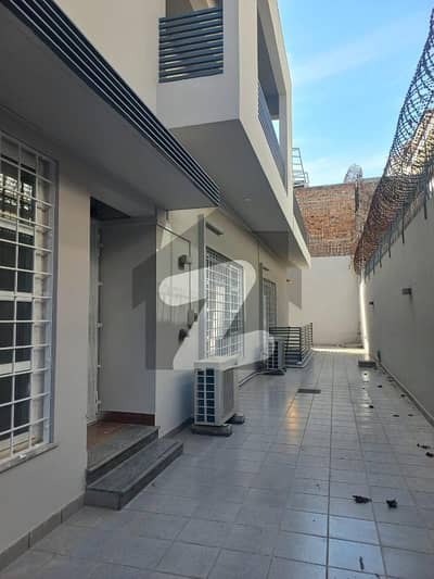 Beautiful luxury 6 Bedroom House for Rent in F-10 Prime VIP Location 2 kitchens garden.