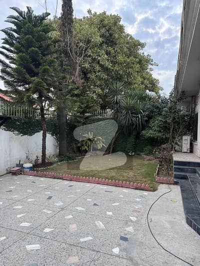 F-10 Duplex House For Sale Prime Location Double Storey 6 Beds