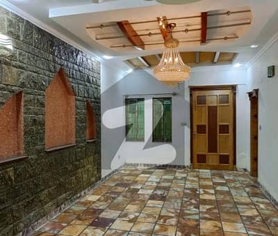 آئی ۔ 8 اسلام آباد میں 6 کمروں کا 14 مرلہ مکان 4.7 لاکھ میں کرایہ پر دستیاب ہے۔