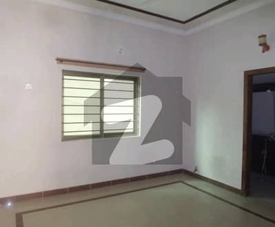 آئی ۔ 8/4 آئی ۔ 8,اسلام آباد میں 3 کمروں کا 14 مرلہ بالائی پورشن 1.5 لاکھ میں کرایہ پر دستیاب ہے۔