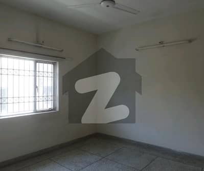 آئی ۔ 8/3 آئی ۔ 8,اسلام آباد میں 3 کمروں کا 12 مرلہ بالائی پورشن 1.3 لاکھ میں کرایہ پر دستیاب ہے۔