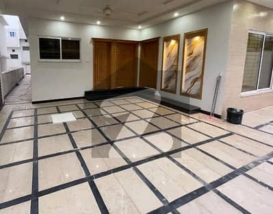 آئی ۔ 8/2 آئی ۔ 8,اسلام آباد میں 6 کمروں کا 14 مرلہ مکان 3.95 لاکھ میں کرایہ پر دستیاب ہے۔