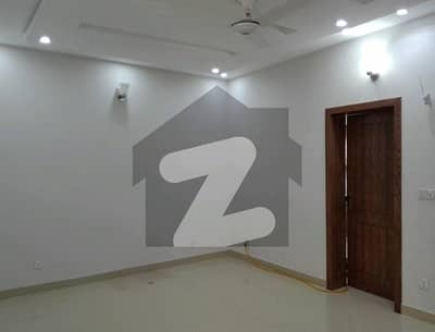 آئی ۔ 8/3 آئی ۔ 8,اسلام آباد میں 3 کمروں کا 12 مرلہ بالائی پورشن 1.7 لاکھ میں کرایہ پر دستیاب ہے۔