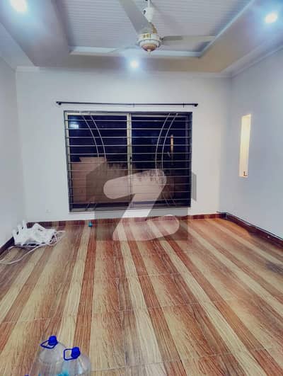 Bahria town phase 5 house for rent