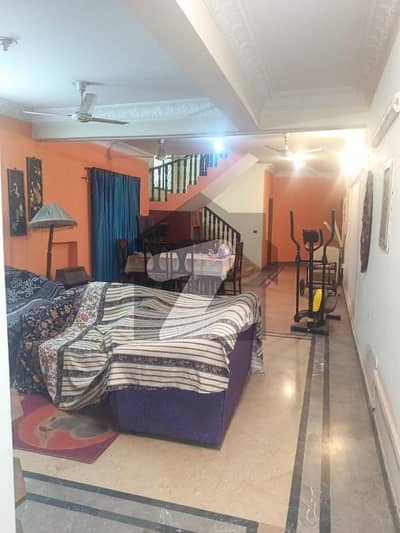 جوہر ٹاؤن فیز 1 - بلاک ڈی1 جوہر ٹاؤن فیز 1,جوہر ٹاؤن,لاہور میں 5 کمروں کا 1 کنال مکان 4.5 لاکھ میں کرایہ پر دستیاب ہے۔