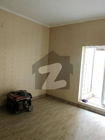 خیابان امین - بلاک پی خیابانِ امین,لاہور میں 2 کمروں کا 5 مرلہ فلیٹ 36.0 لاکھ میں برائے فروخت۔