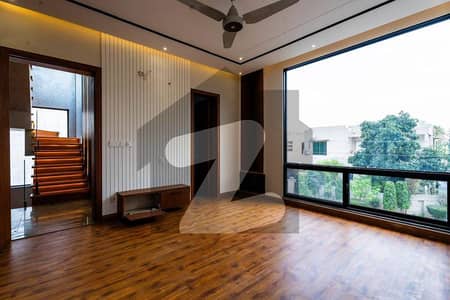 1 Kanal new condition Upper Portion for Rent DHA Phase 7 Lahore